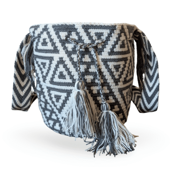 Traditional Mediana Handwoven Wayuu Bag